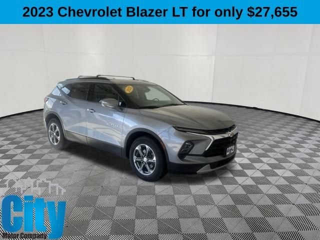 2023 Chevrolet Blazer 3LT in Sterling Gray Metallic — front three-quarter view
